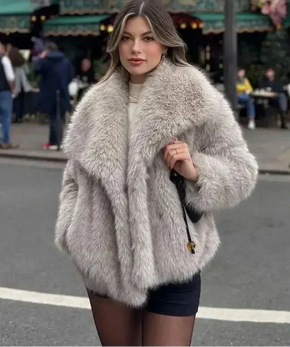 Clara | Cardigan Court en Fausse Fourrure pour un Street Style Élégant et Confortable lunnav
